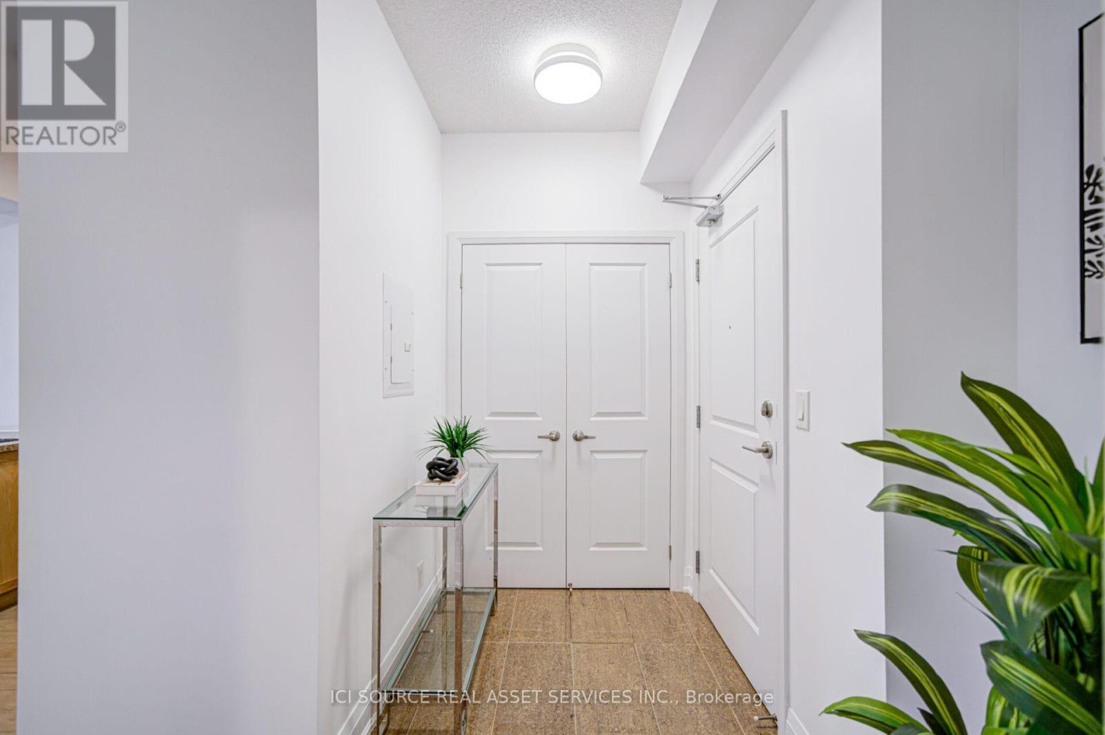 919 - 12 Woodstream Boulevard, Vaughan, ON - Indoor Photo Showing Other Room