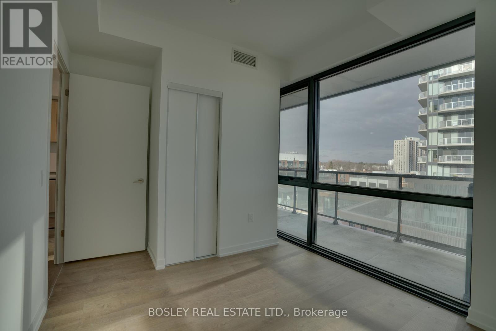 414 - 251 Masonry Way, Mississauga, ON - Indoor Photo Showing Other Room