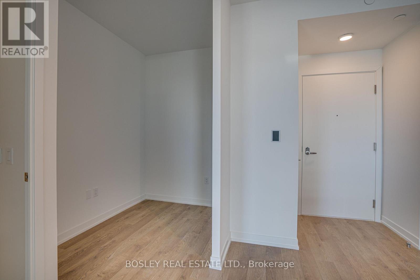 414 - 251 Masonry Way, Mississauga, ON - Indoor Photo Showing Other Room