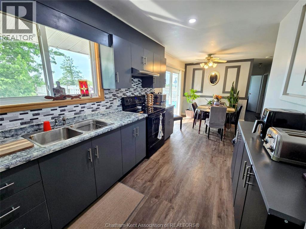7098 Eighth Line, Raleigh Township, ON - Indoor Photo Showing Kitchen With Double Sink