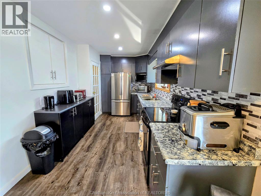 7098 Eighth Line, Raleigh Township, ON - Indoor Photo Showing Kitchen