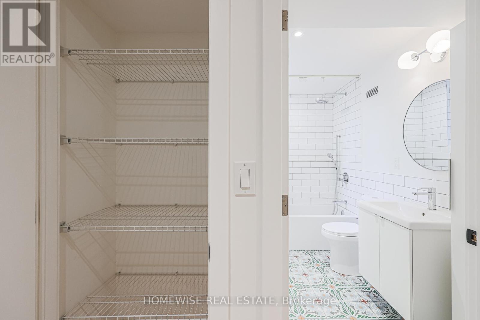 83 Clinton Street, Toronto, ON - Indoor