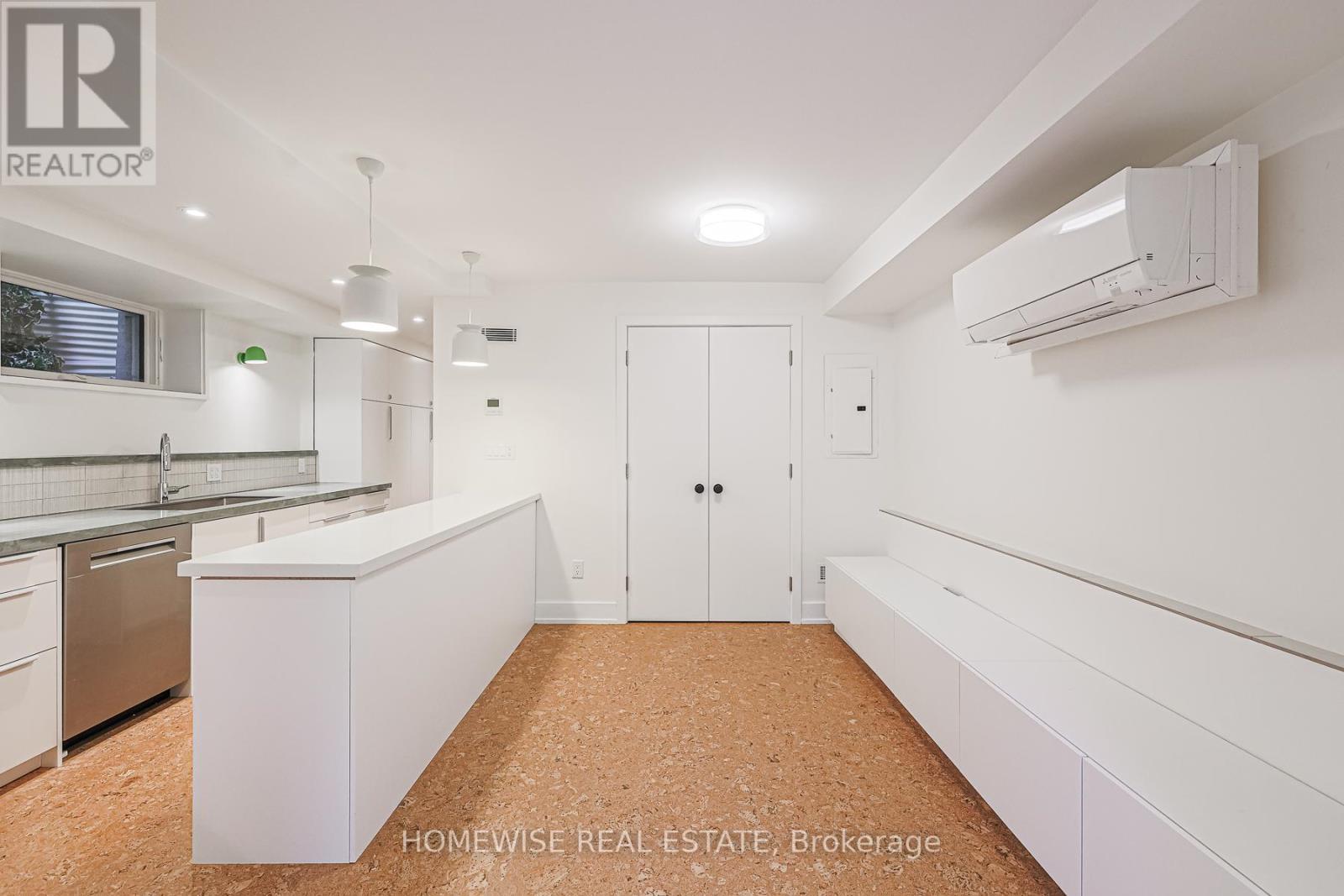 83 Clinton Street, Toronto, ON - Indoor Photo Showing Kitchen