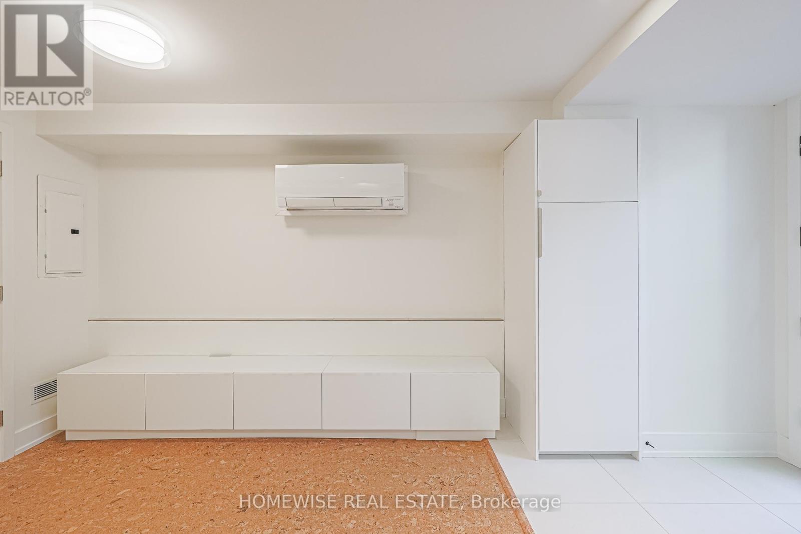 83 Clinton Street, Toronto, ON - Indoor Photo Showing Other Room