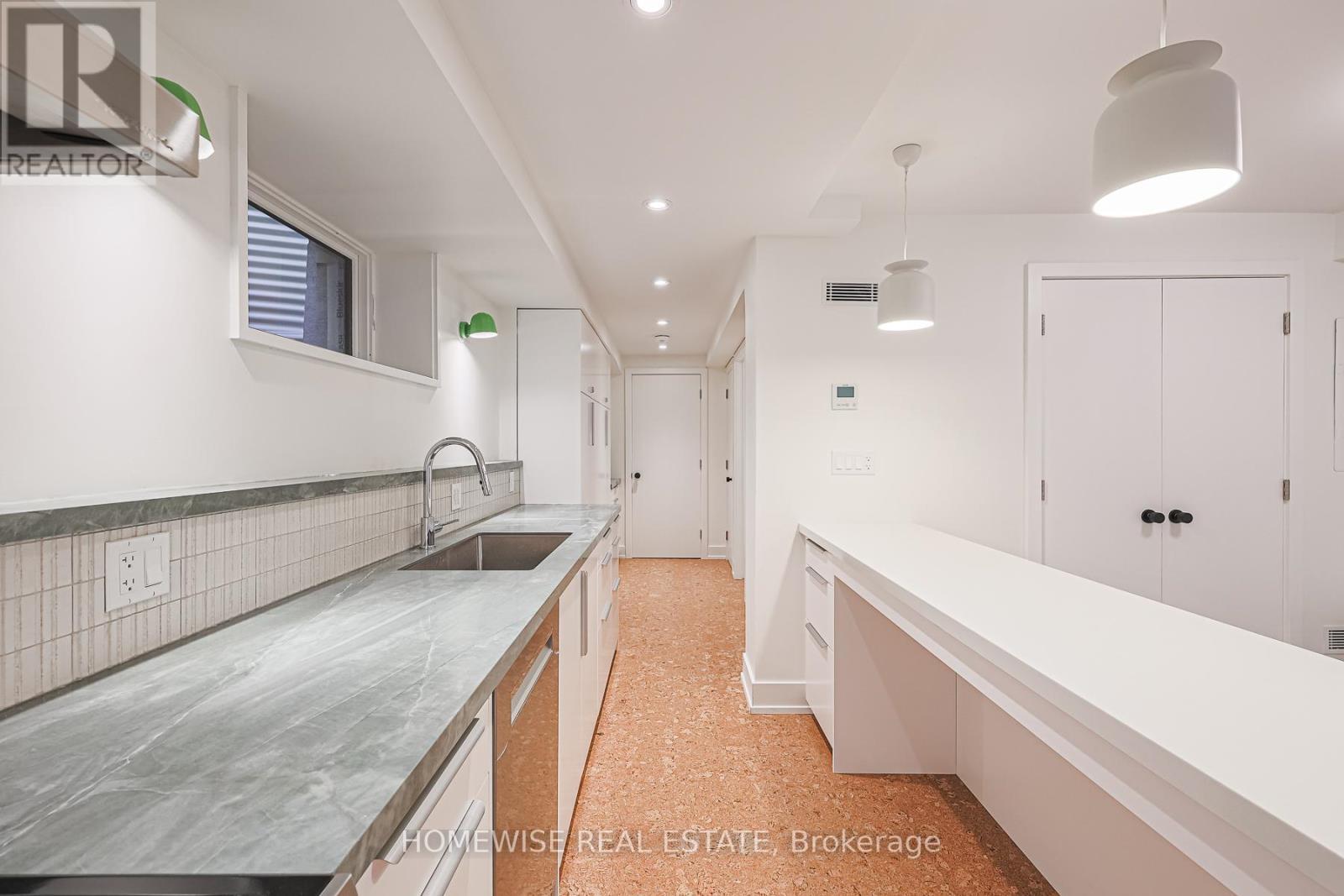 83 Clinton Street, Toronto, ON - Indoor Photo Showing Kitchen