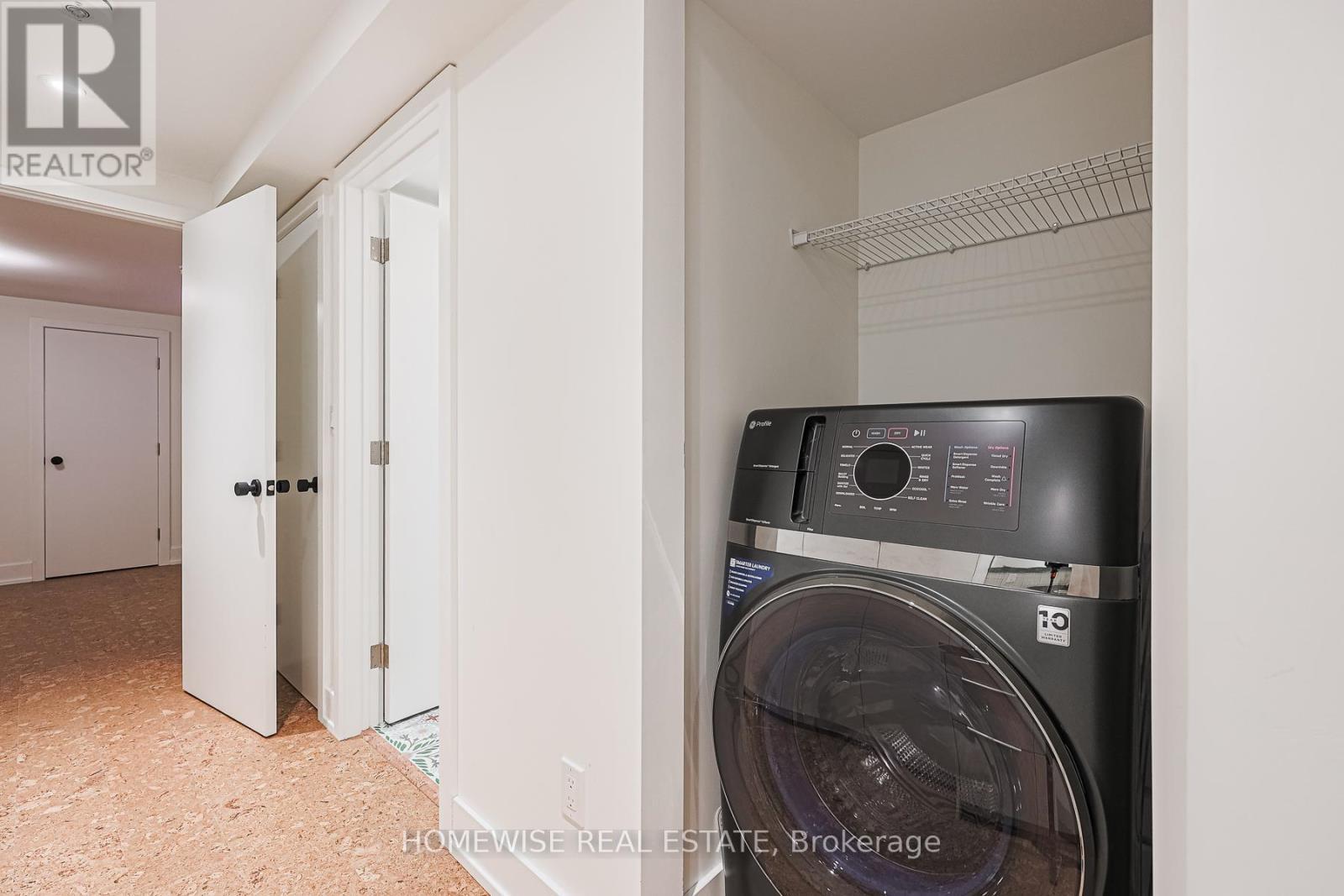 83 Clinton Street, Toronto, ON - Indoor Photo Showing Laundry Room
