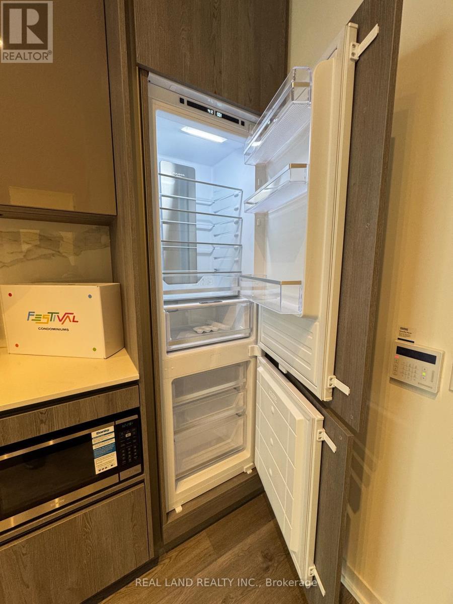 3603 - 8 Interchange Way, Vaughan, ON