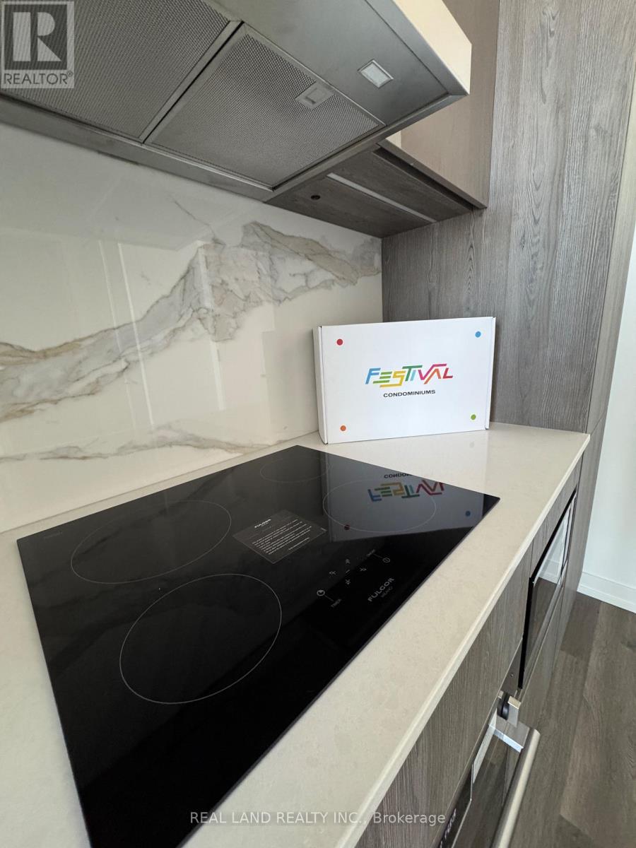 3603 - 8 Interchange Way, Vaughan, ON