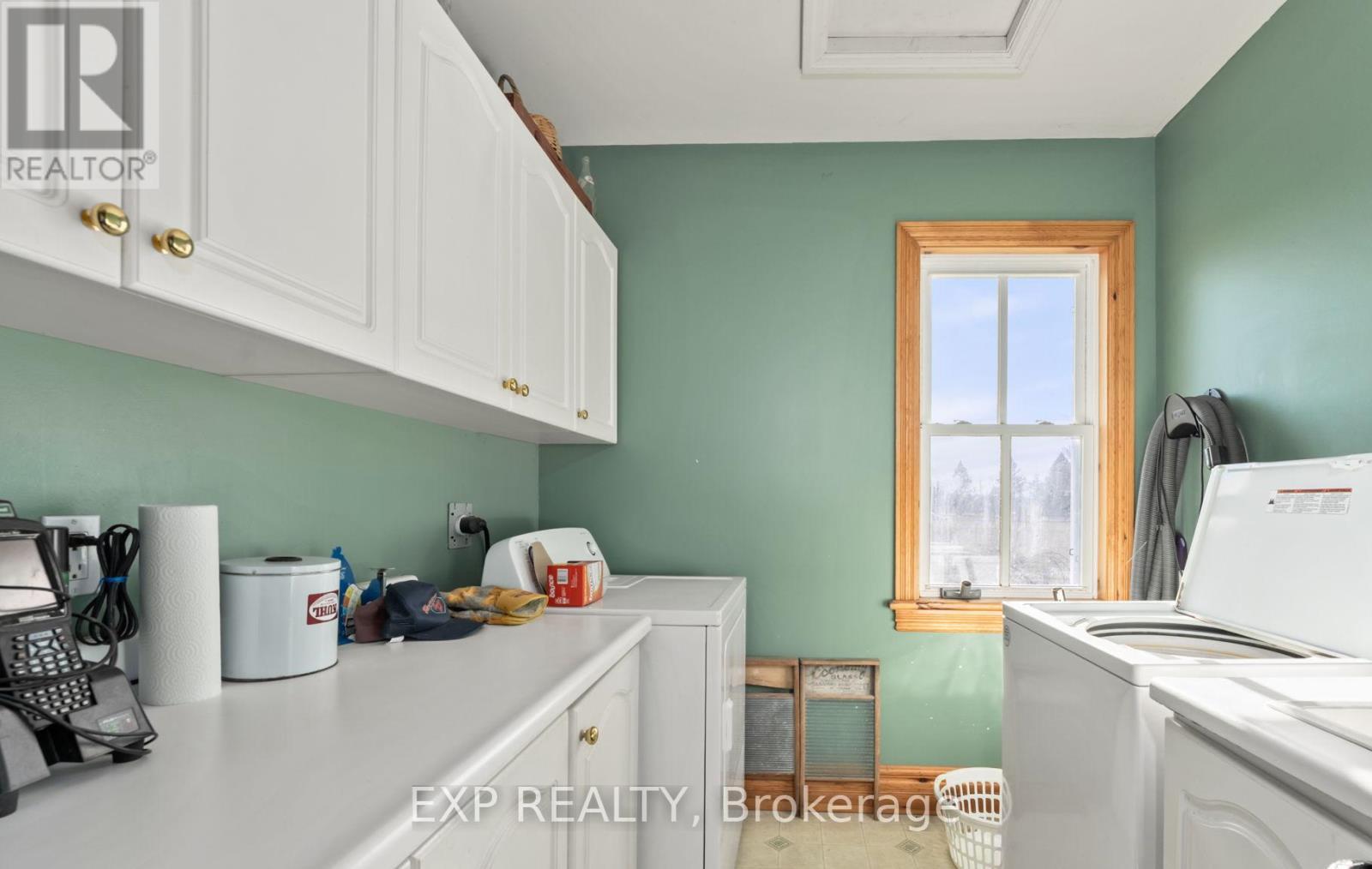 Main Level Laundry - 8923 Morning Glory Road, Georgina, ON