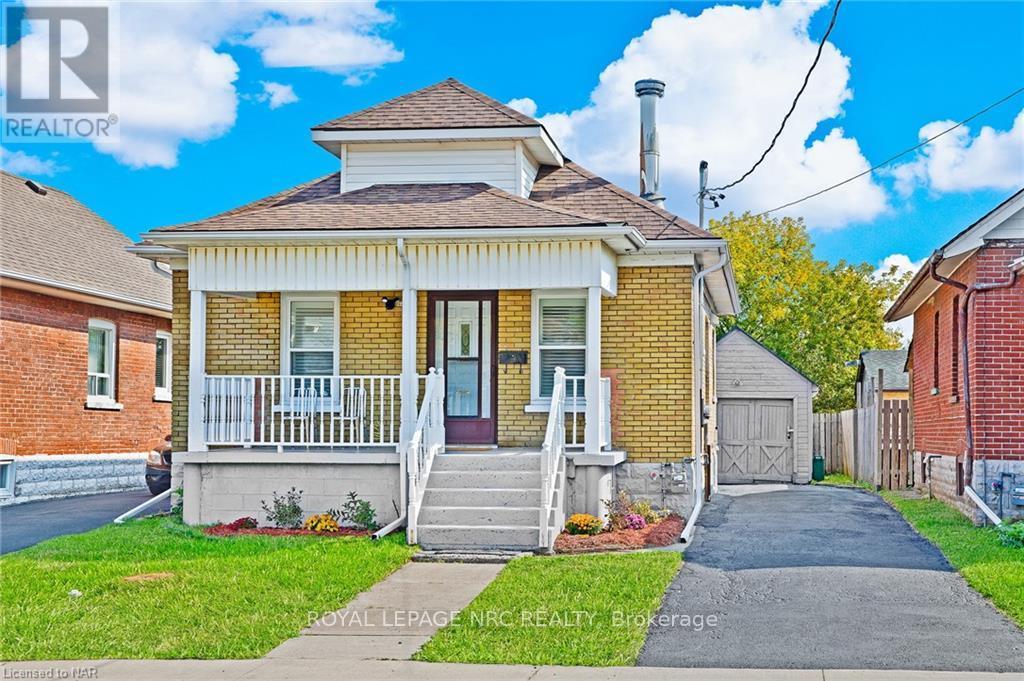 4434 Second Avenue, Niagara Falls (Downtown), ON - Outdoor With Deck Patio Veranda