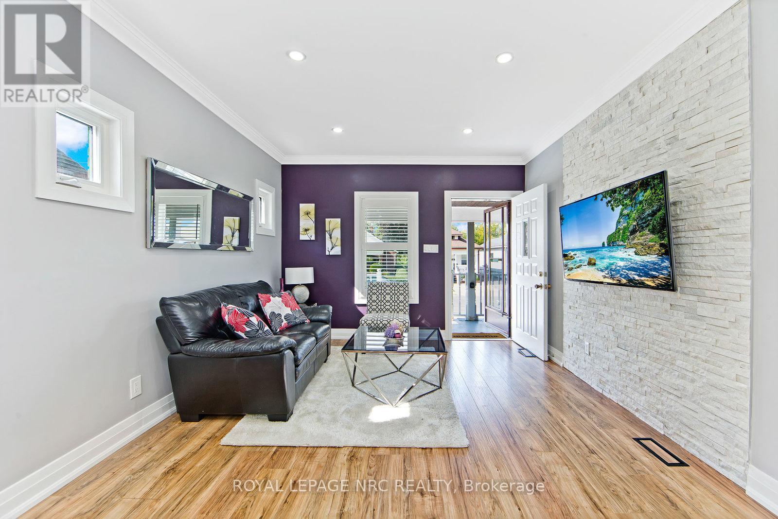 4434 Second Avenue, Niagara Falls (Downtown), ON - Indoor