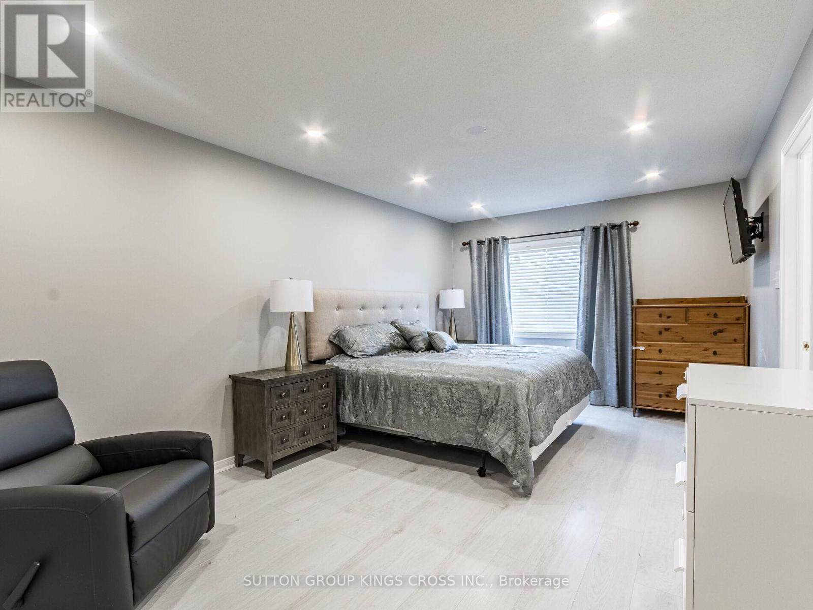 12 - 6399 Spinnaker Circle, Mississauga, ON - Indoor Photo Showing Bedroom