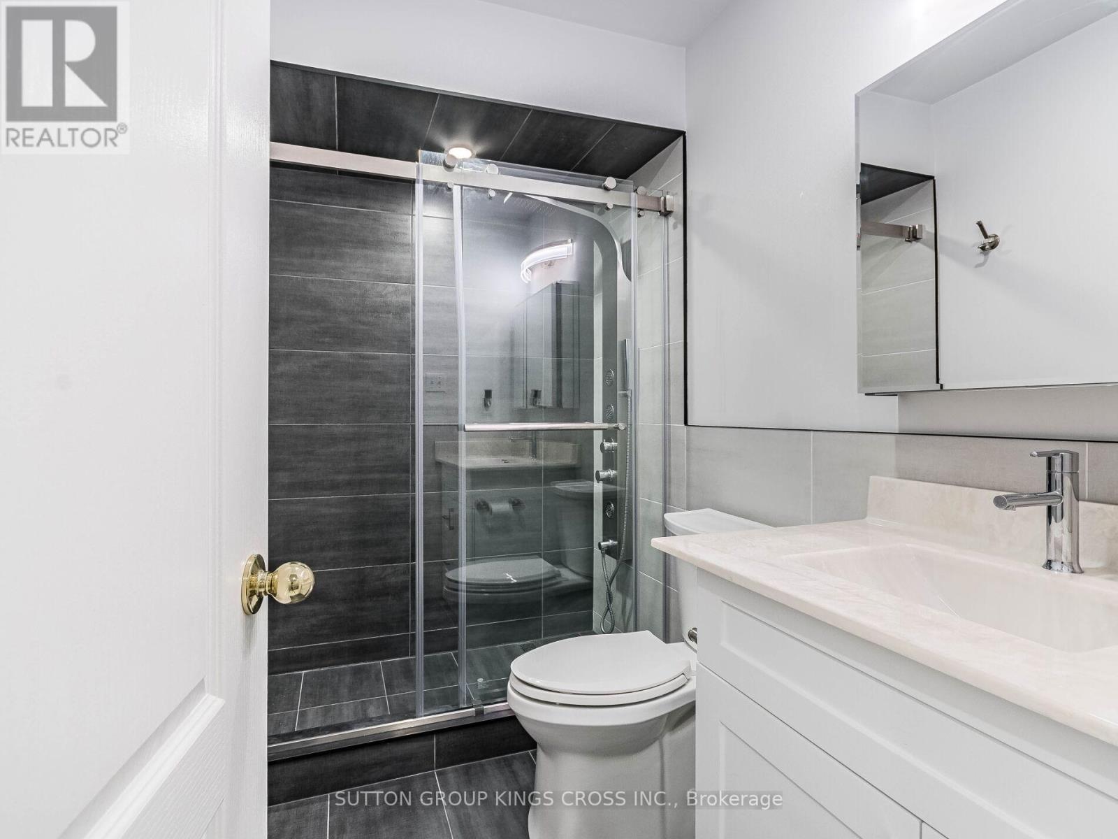 12 - 6399 Spinnaker Circle, Mississauga, ON - Indoor Photo Showing Bathroom