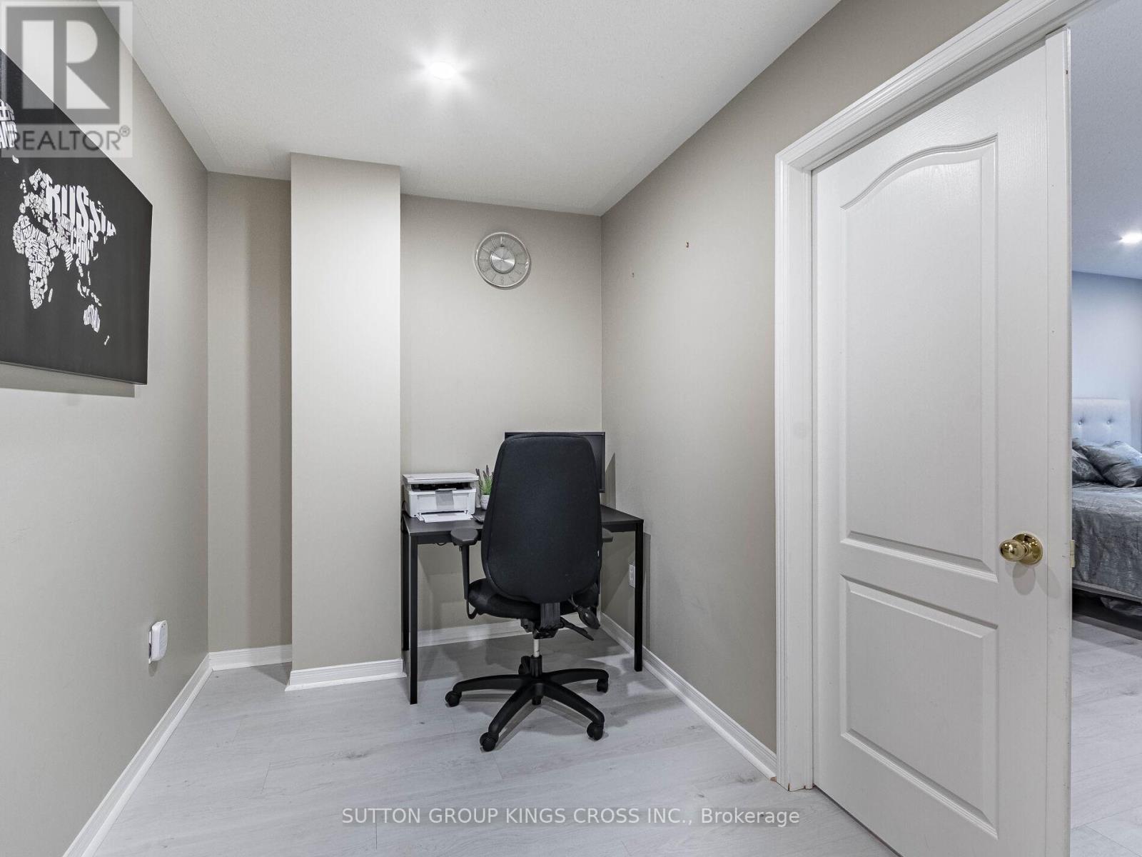 12 - 6399 Spinnaker Circle, Mississauga, ON - Indoor