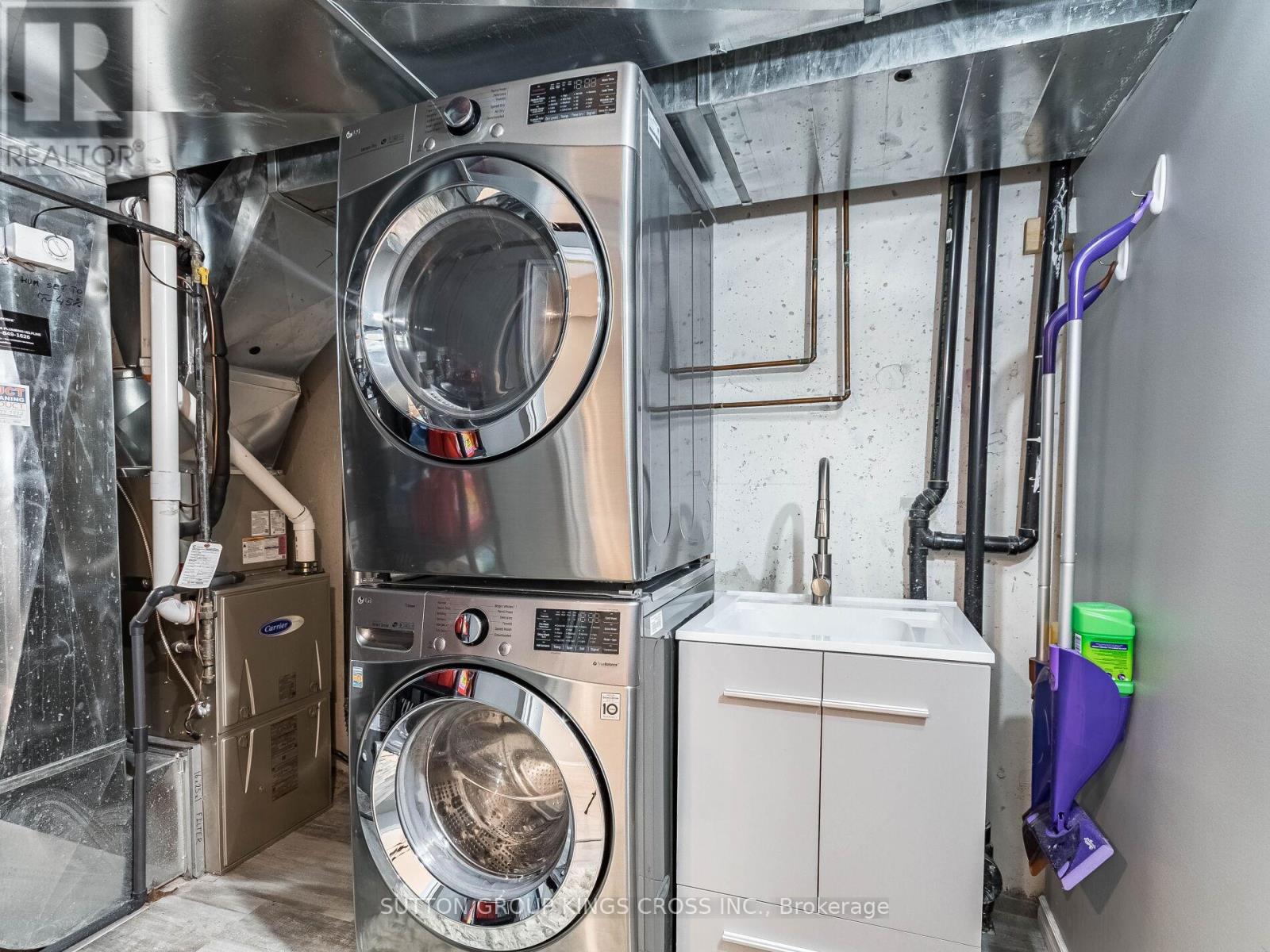 12 - 6399 Spinnaker Circle, Mississauga, ON - Indoor Photo Showing Laundry Room