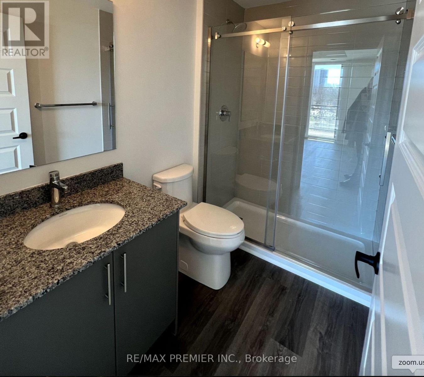 606 - 107 Roger Street, Waterloo, ON - Indoor Photo Showing Bathroom