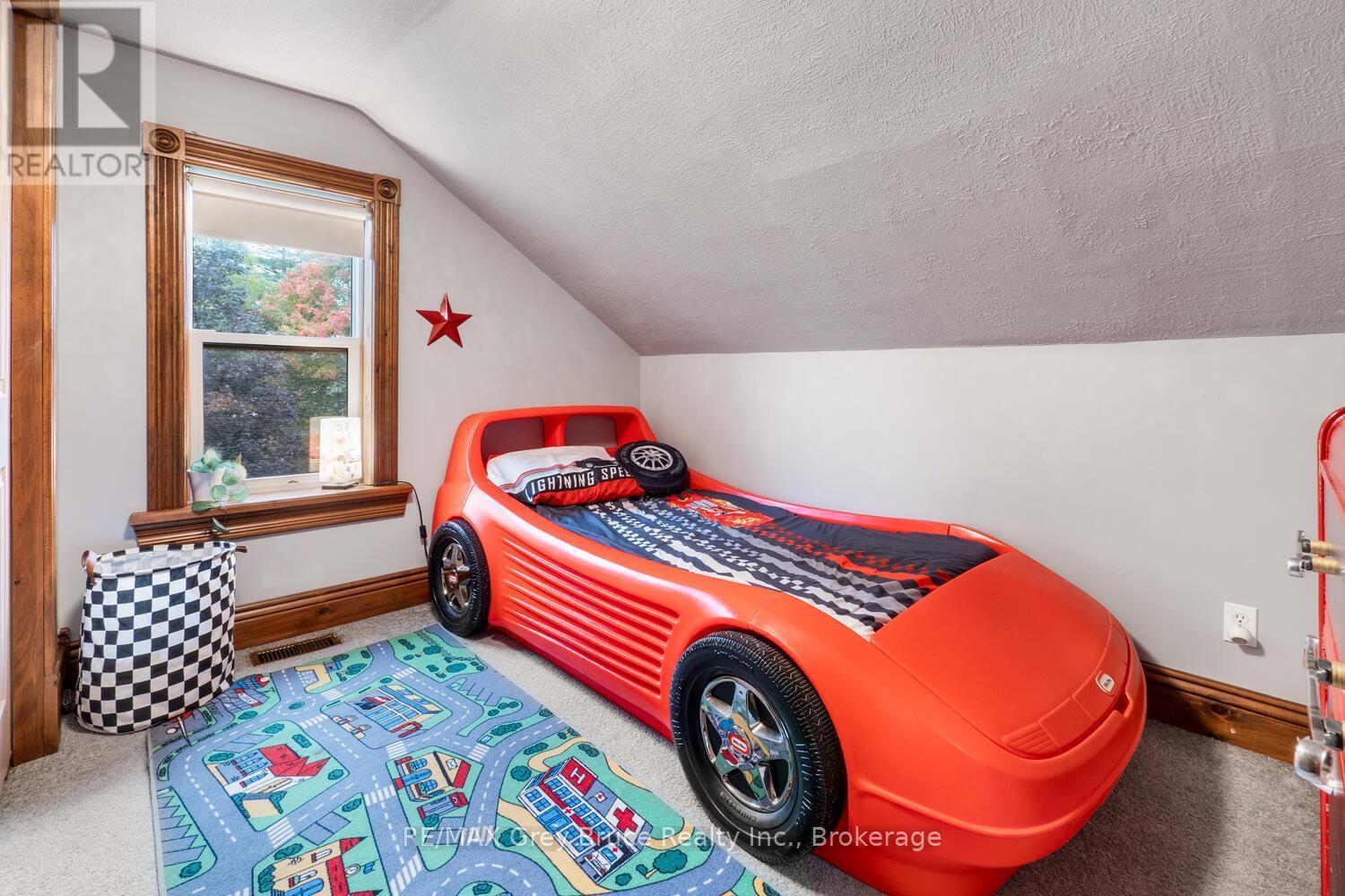 13 King Street, Brockton, ON - Indoor Photo Showing Bedroom