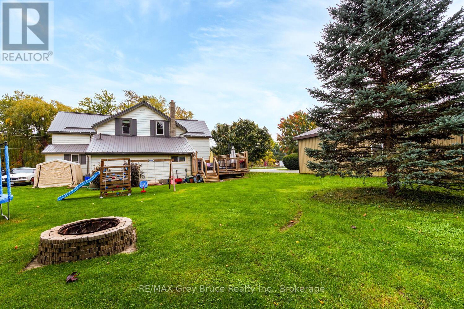 13 King Street, Brockton, ON - Outdoor With Backyard
