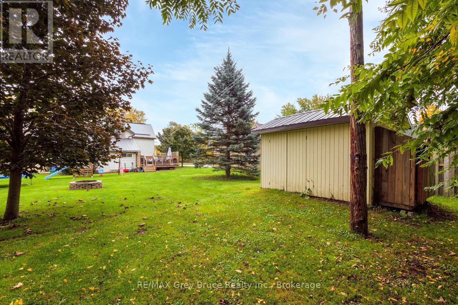 13 King Street, Brockton, ON - Outdoor