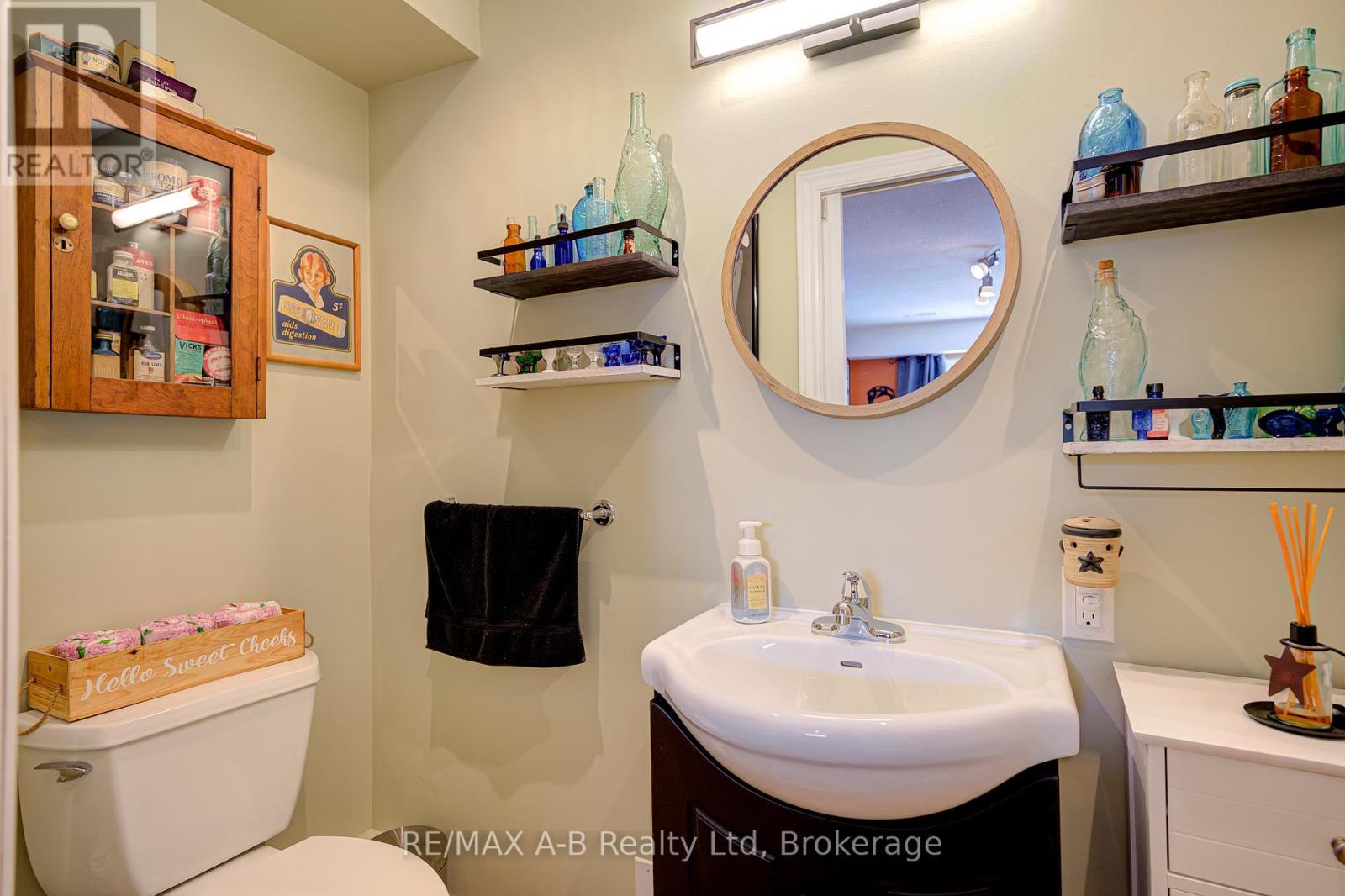 231 Whitelock Street, Stratford, ON - Indoor Photo Showing Bathroom