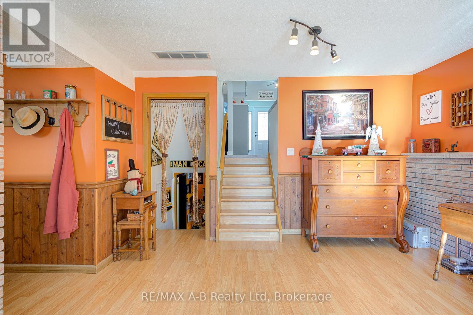 231 Whitelock Street, Stratford, ON - Indoor