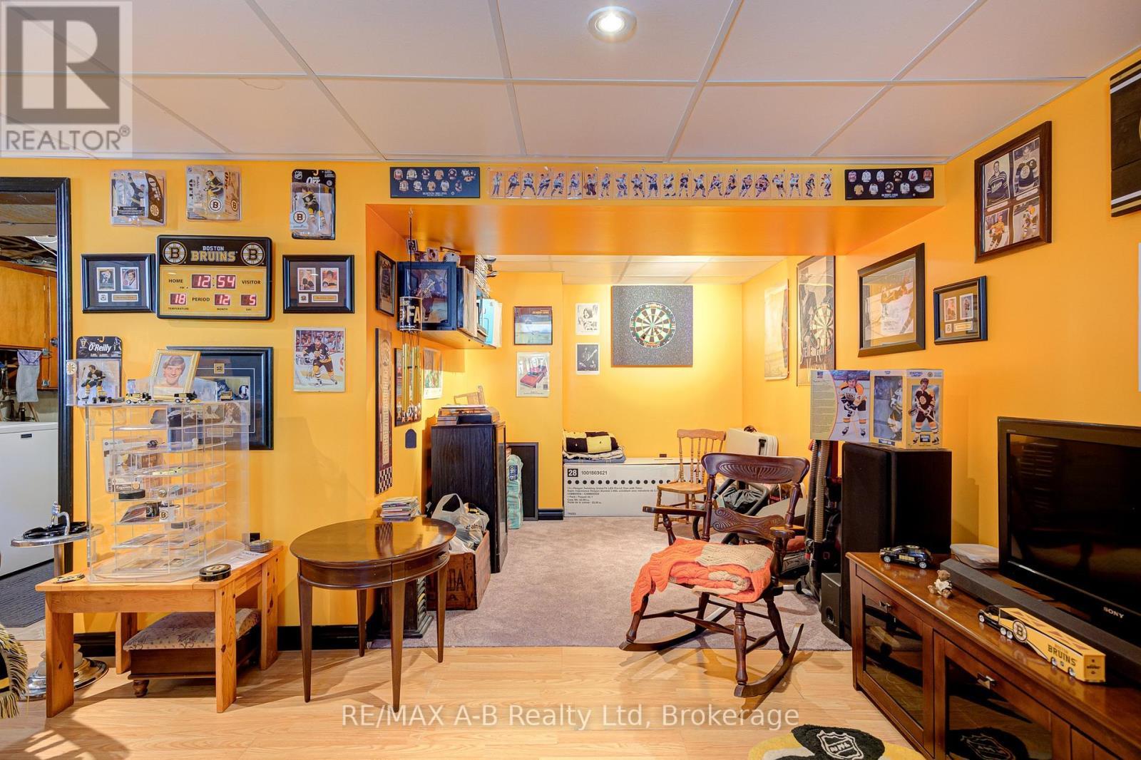 231 Whitelock Street, Stratford, ON - Indoor