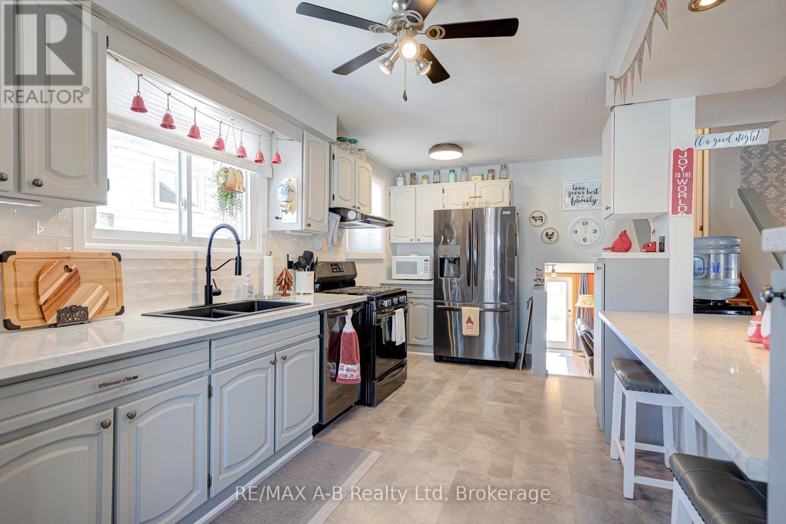 231 Whitelock Street, Stratford, ON - Indoor Photo Showing Kitchen With Double Sink