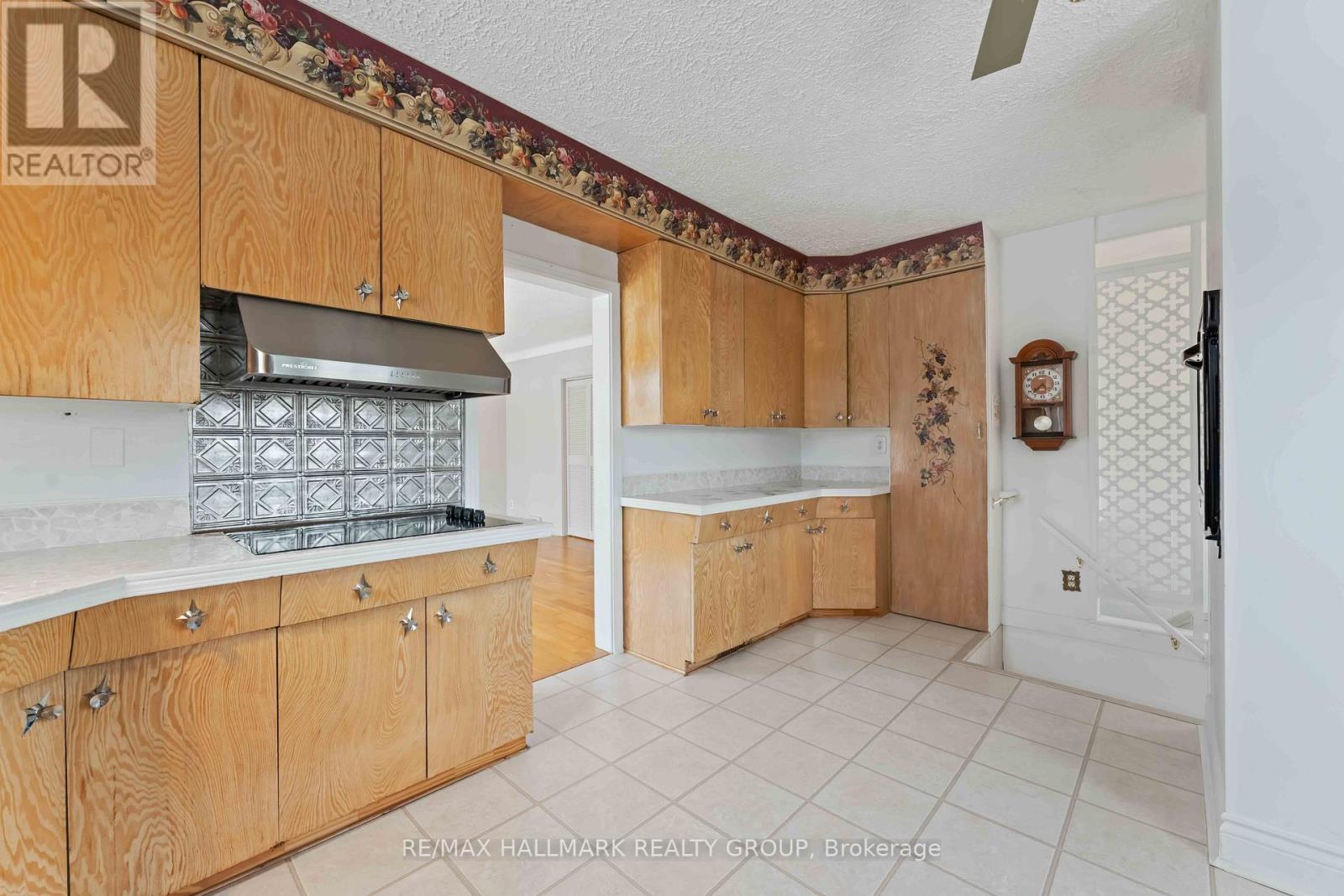3654 Navan Road, Ottawa, ON - Indoor Photo Showing Kitchen
