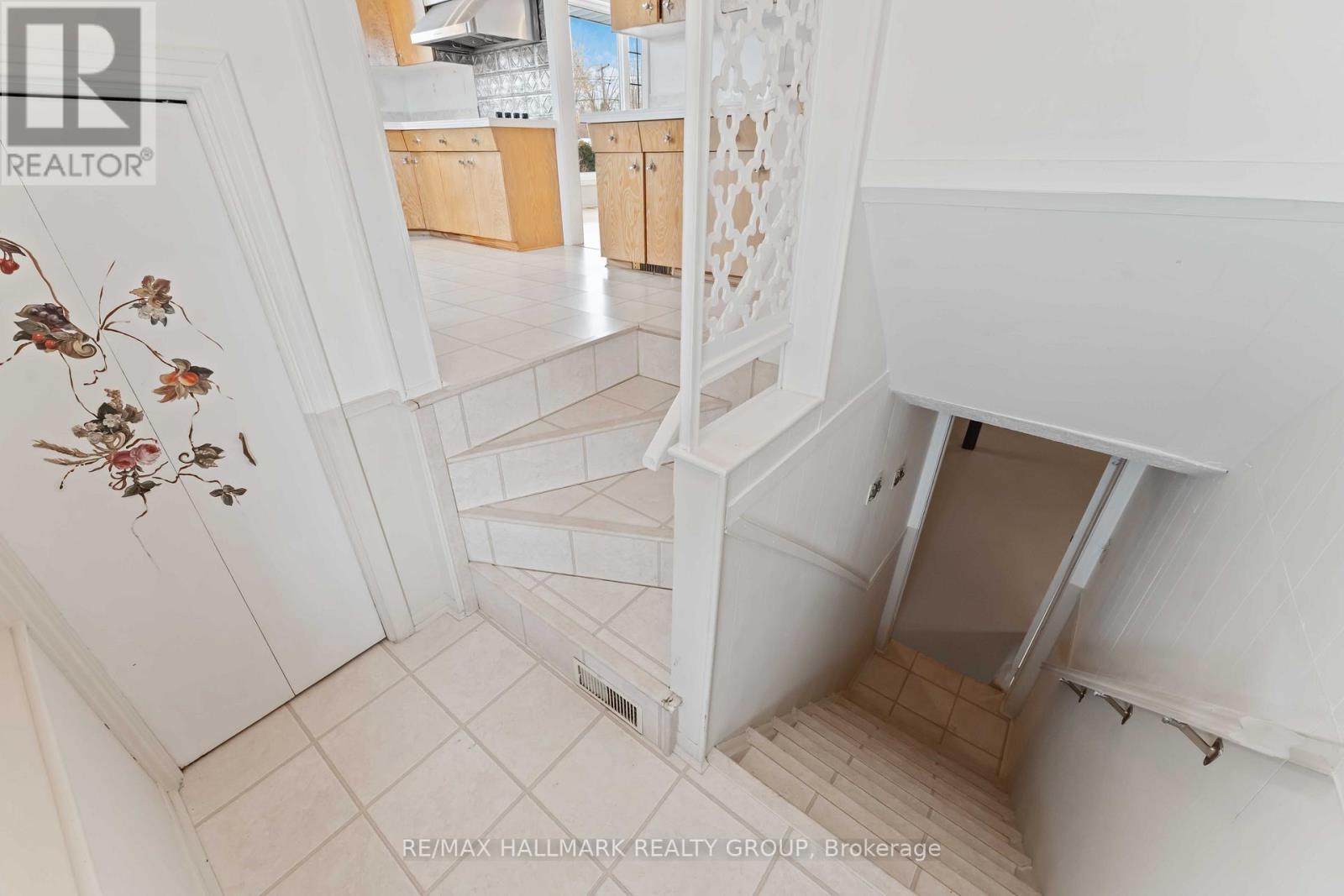 3654 Navan Road, Ottawa, ON - Indoor