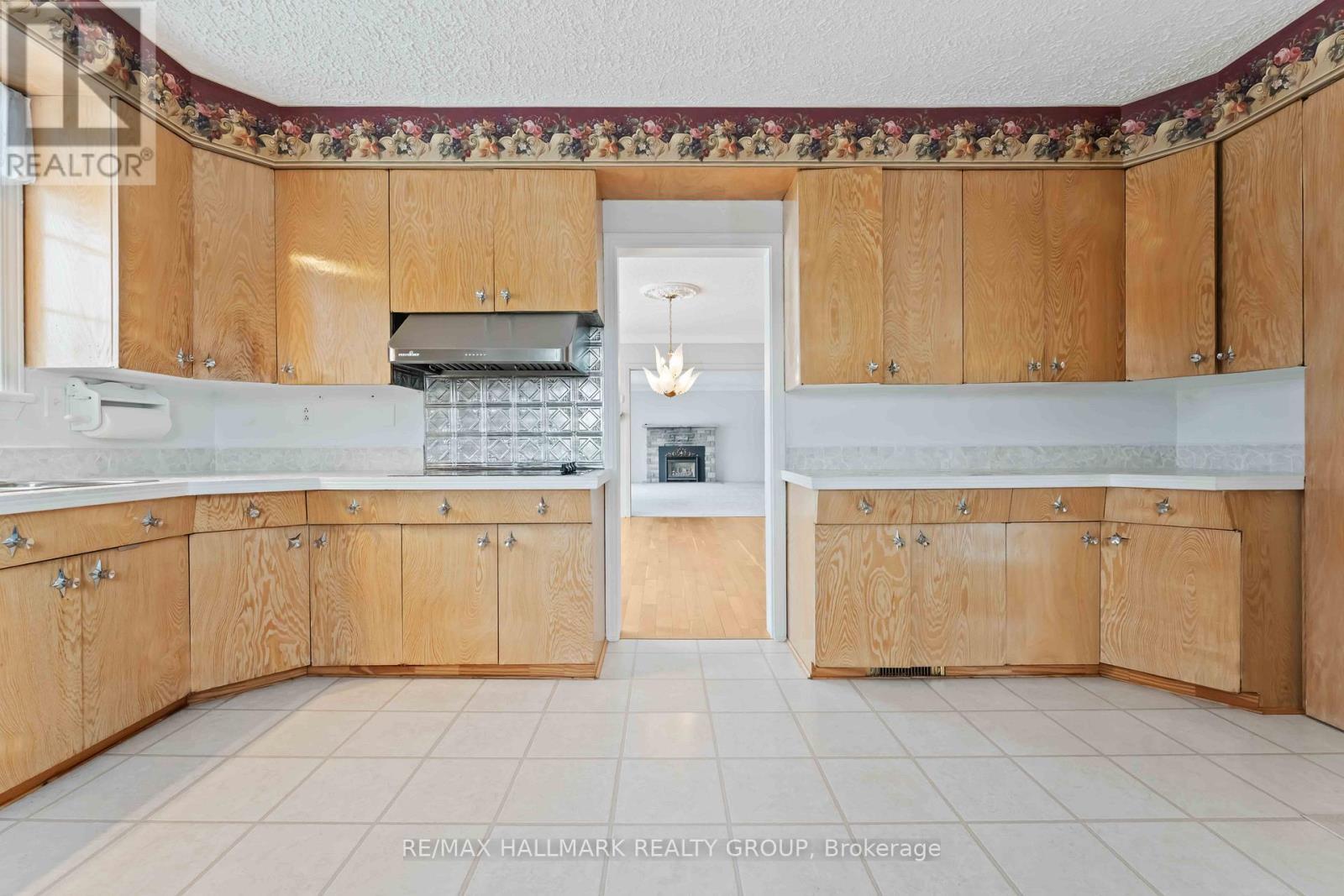 3654 Navan Road, Ottawa, ON - Indoor Photo Showing Kitchen