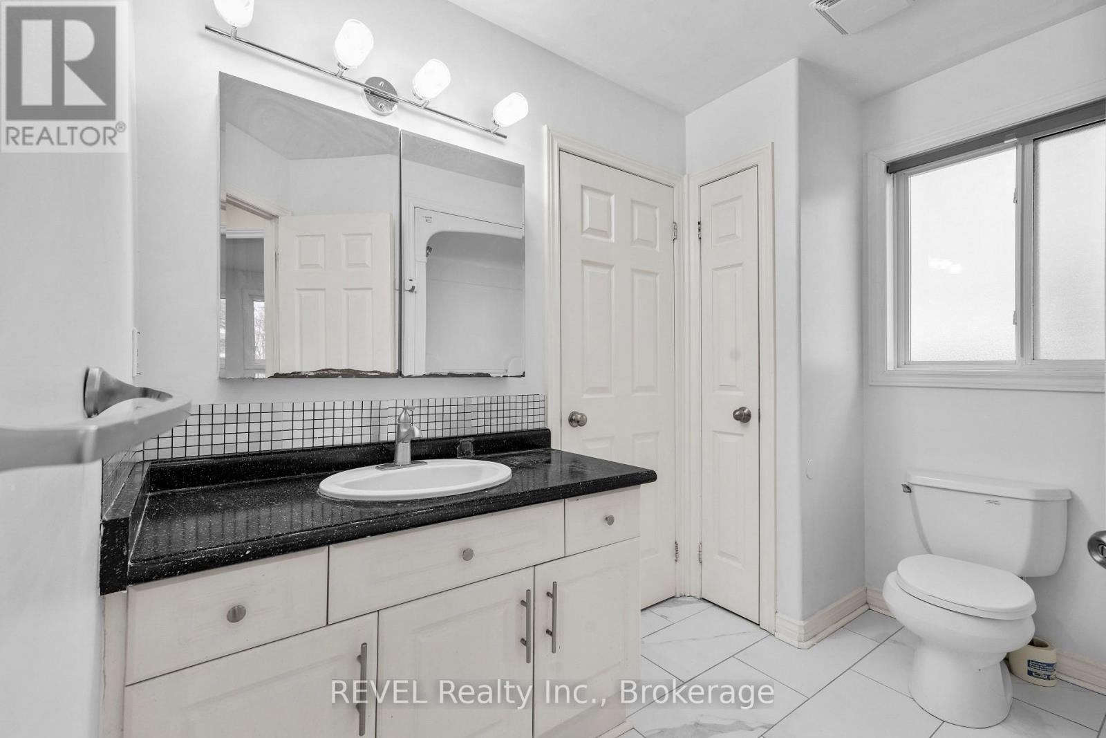 8172 Harvest Crescent, Niagara Falls (Ascot), ON - Indoor Photo Showing Bathroom