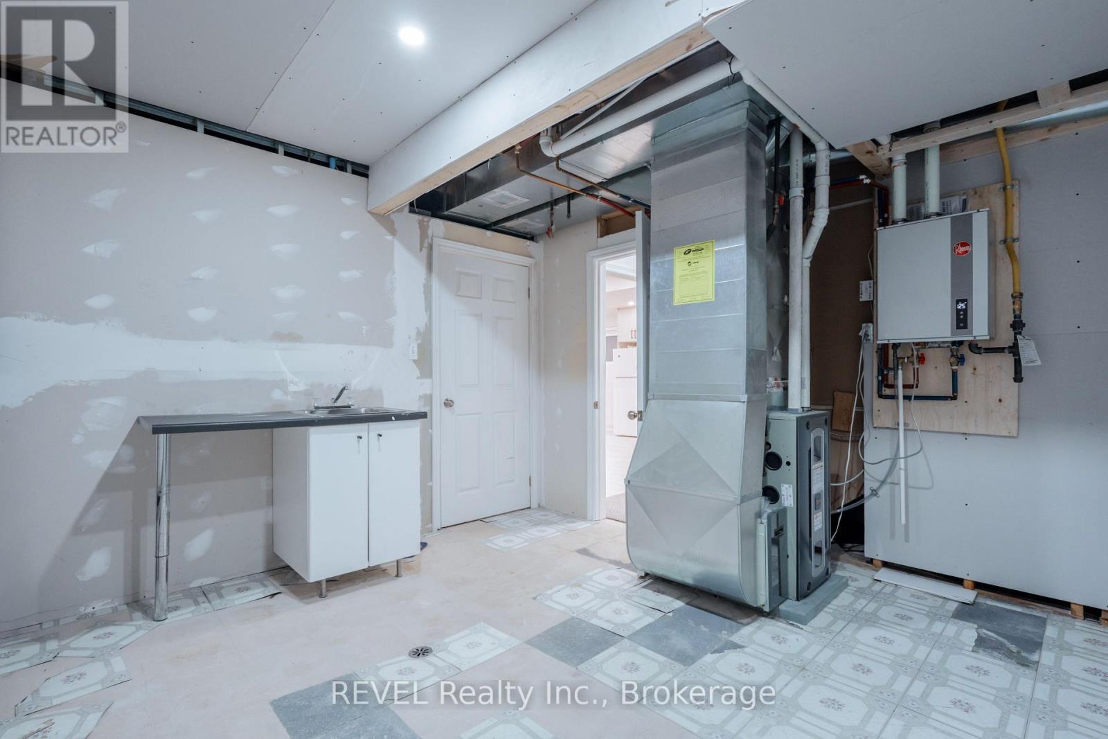 8172 Harvest Crescent, Niagara Falls (Ascot), ON - With Exterior