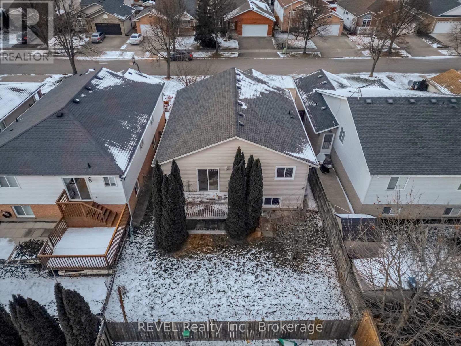 8172 Harvest Crescent, Niagara Falls (Ascot), ON - Outdoor With Deck Patio Veranda