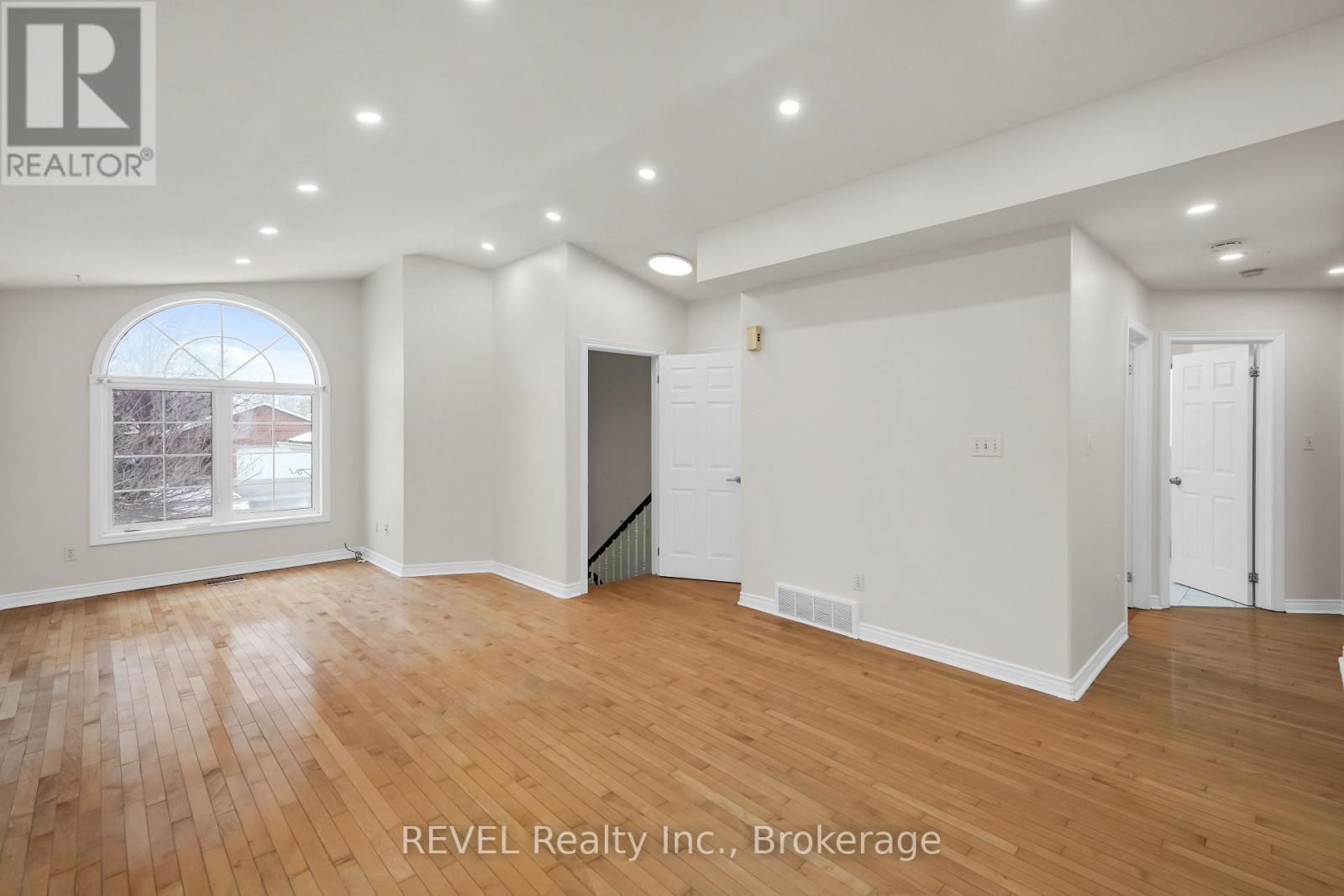 8172 Harvest Crescent, Niagara Falls (Ascot), ON - Indoor Photo Showing Other Room