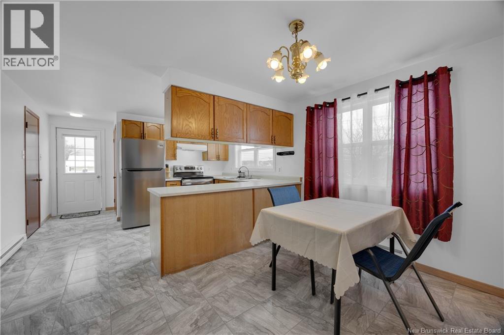1015 Loch Lomond Rd, Saint John, NB - Indoor Photo Showing Kitchen