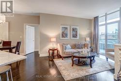 Well maintained and tasteful decor throughout -