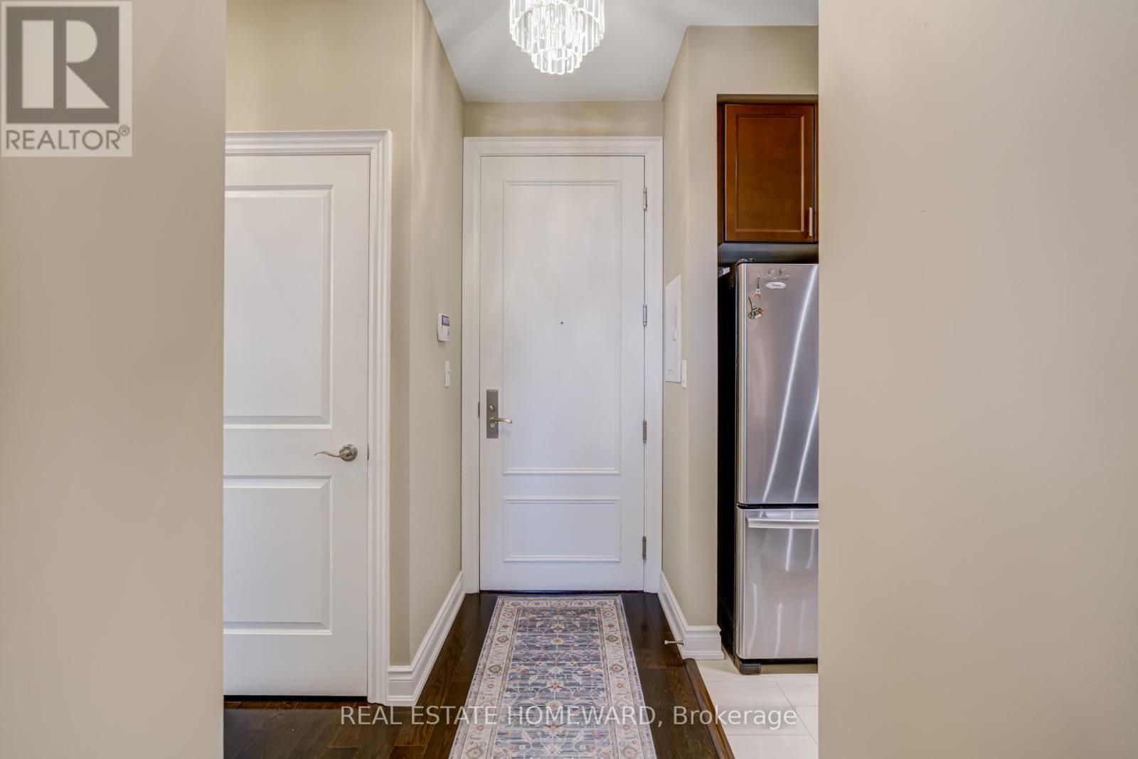 Great ensuite closet storage + 2 Owned Lockers - 206 - 10 Bloorview Place, Toronto, ON - Indoor Photo Showing Other Room