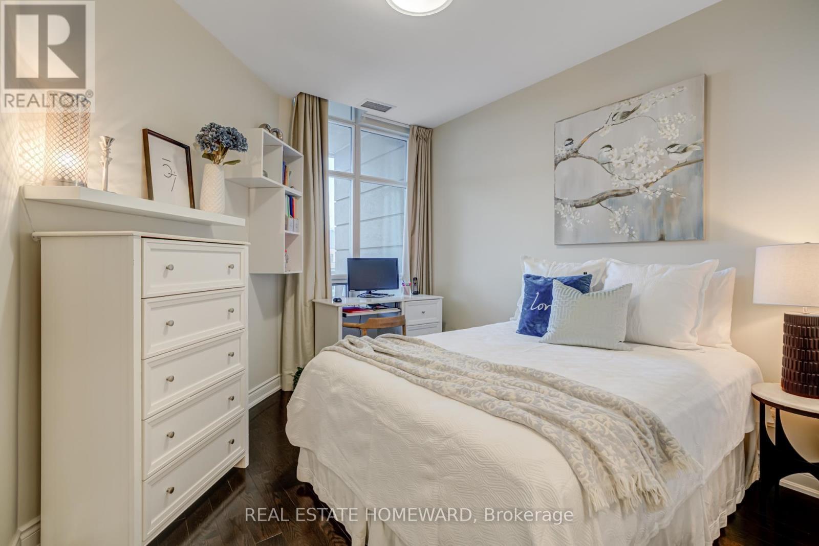 This bedroom has a large closet - 206 - 10 Bloorview Place, Toronto, ON - Indoor Photo Showing Bedroom