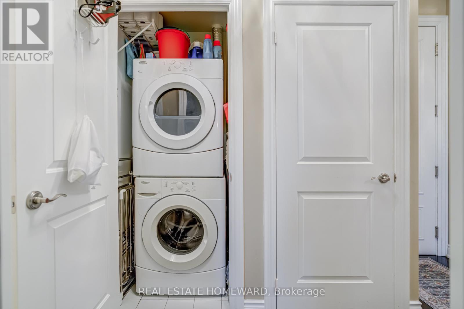 Full size appliances - 206 - 10 Bloorview Place, Toronto, ON - Indoor Photo Showing Laundry Room