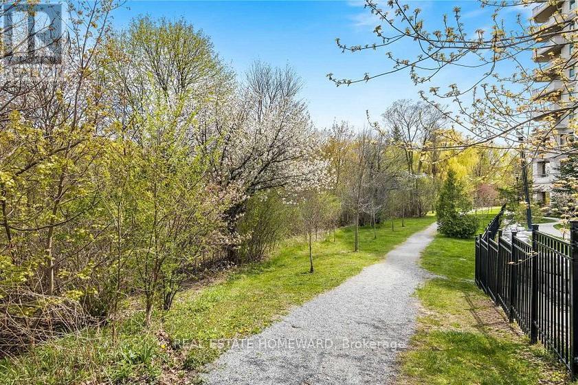 Local walking trails and parks - 206 - 10 Bloorview Place, Toronto, ON - Outdoor