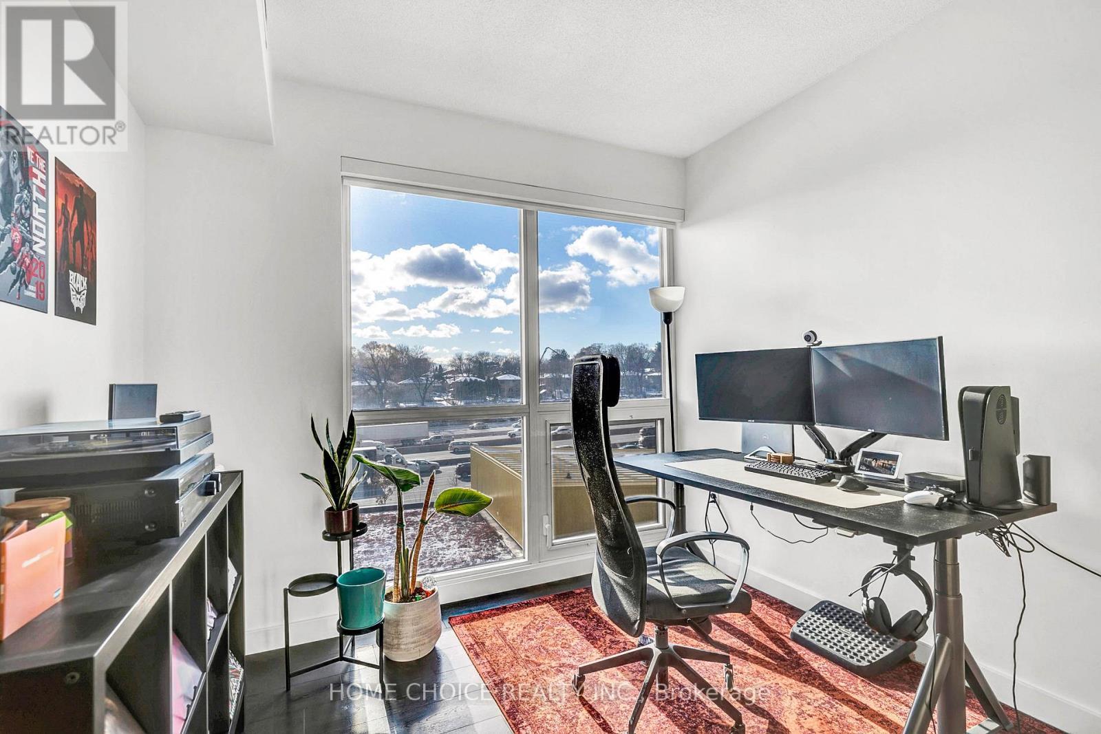 606 - 95 Mcmahon Drive, Toronto, ON - Indoor Photo Showing Office