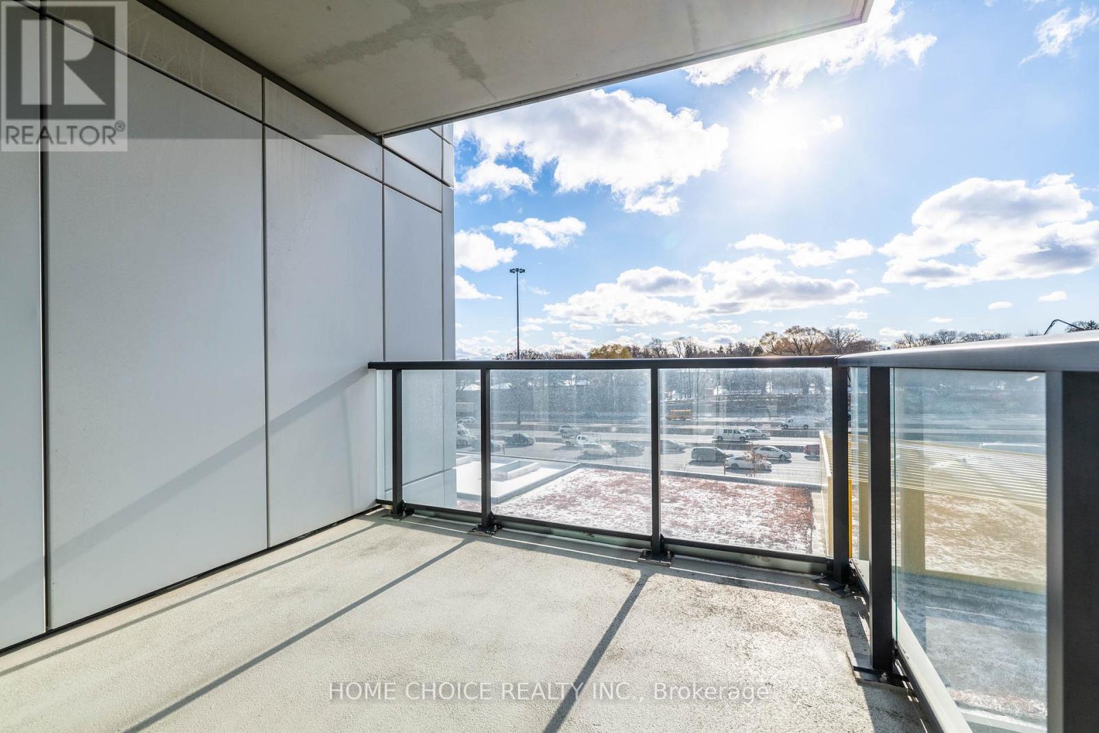 606 - 95 Mcmahon Drive, Toronto, ON - Outdoor With View With Exterior