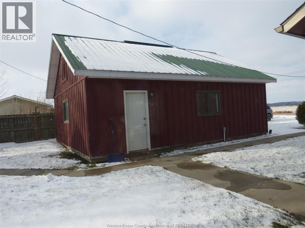 2410 Fox Run, Leamington, ON - Outdoor With Exterior