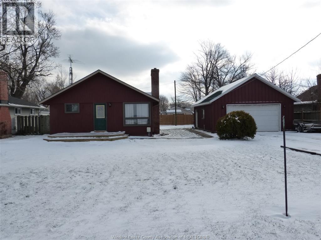 2410 Fox Run, Leamington, ON - Outdoor