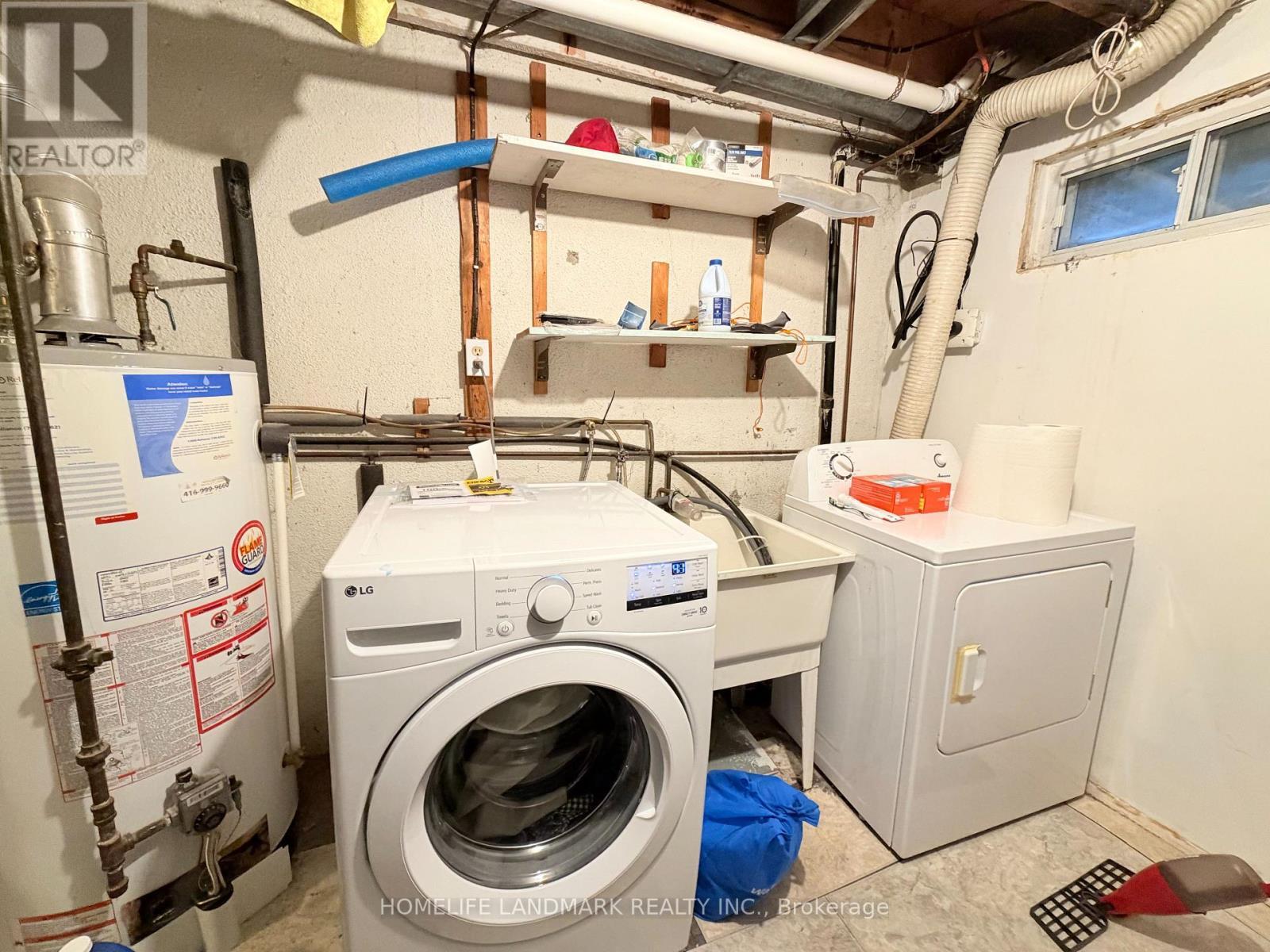 258 Sprucewood Court, Toronto, ON - Indoor Photo Showing Laundry Room