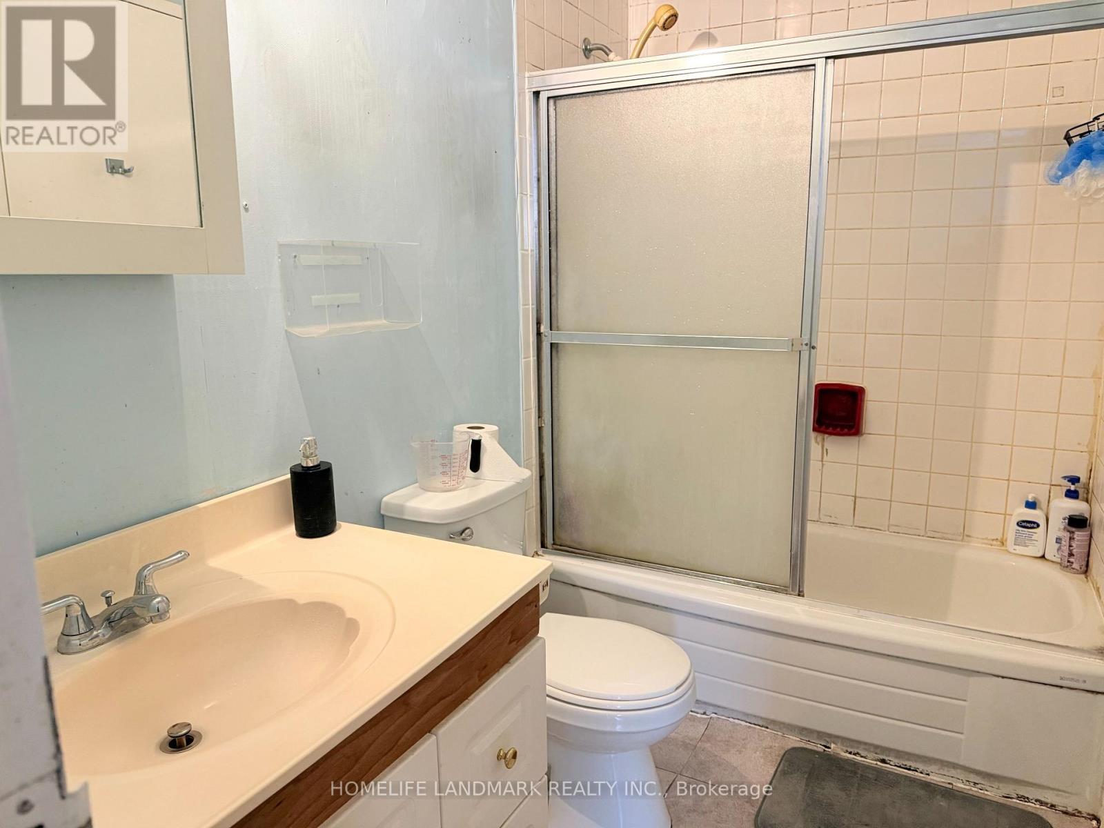 258 Sprucewood Court, Toronto, ON - Indoor Photo Showing Bathroom