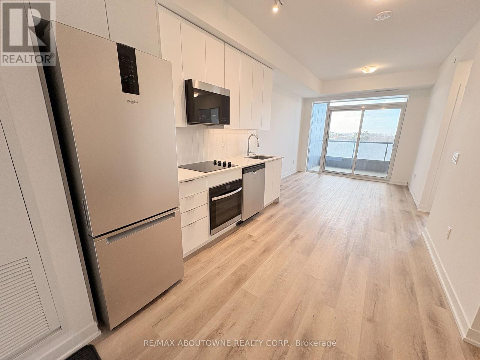 706 - 474 Caldari Road, Vaughan, ON - Indoor Photo Showing Kitchen