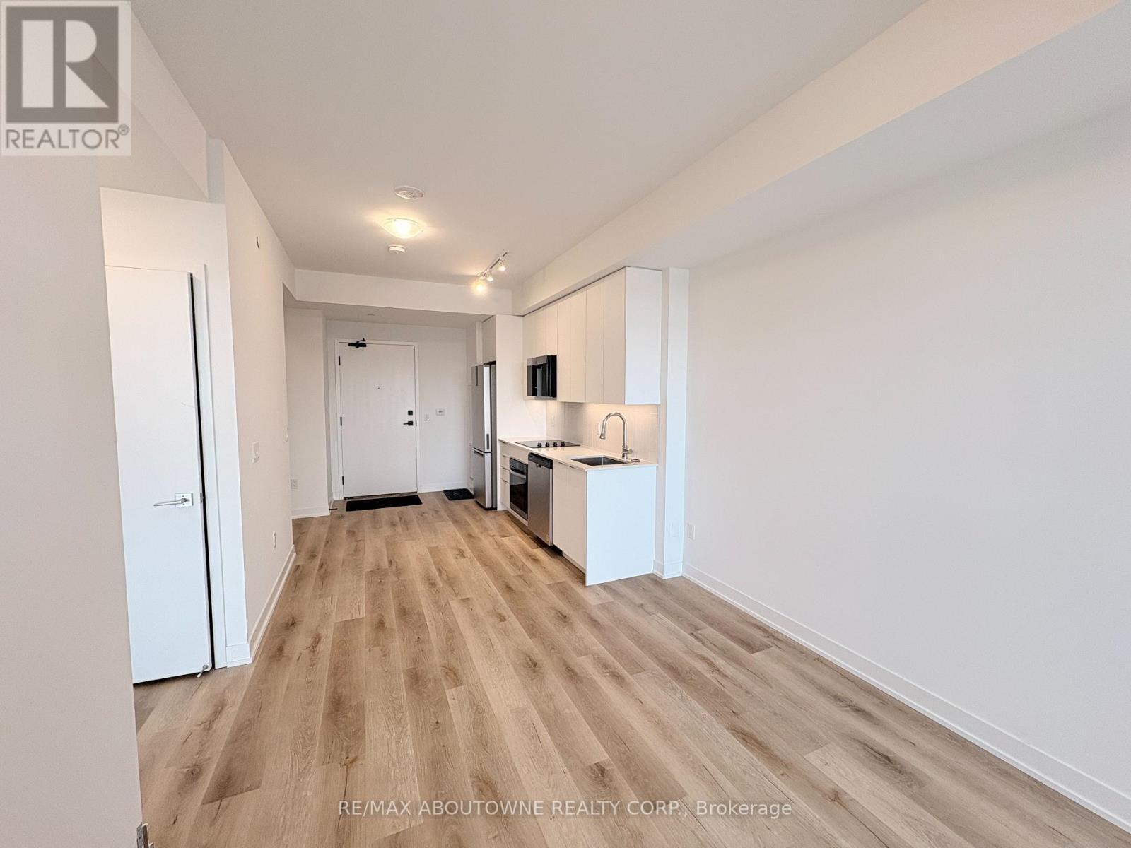 706 - 474 Caldari Road, Vaughan, ON - Indoor Photo Showing Kitchen