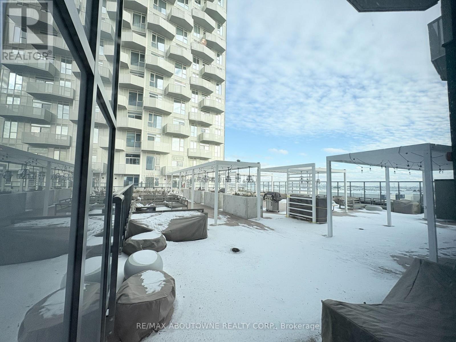 706 - 474 Caldari Road, Vaughan, ON - Outdoor