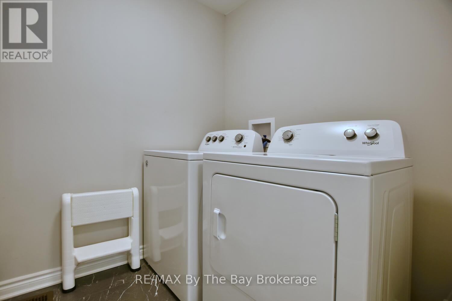 Laundry Area - 30 Ivy Crescent, Wasaga Beach, ON - Indoor Photo Showing Laundry Room
